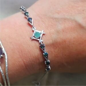 Vintage Silver and Green Bracelet with Timeless Elegance